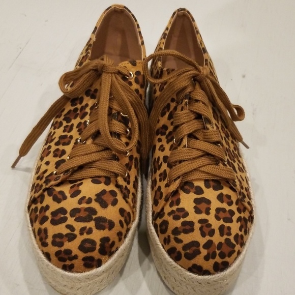 Cheetah sneaker - Picture 2 of 4